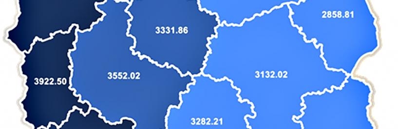 Na zdjęciu: mapa Polski z podziałem na województwa, w niebielskim kolorze, pokazująca średnie stawki opłat komunalnych.