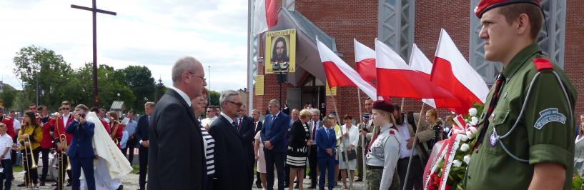 Uroczystości pod kościołem w Bielsku Podlaskim