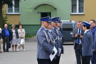 Komendant policji i minister Zieliński nagradzają policjantów